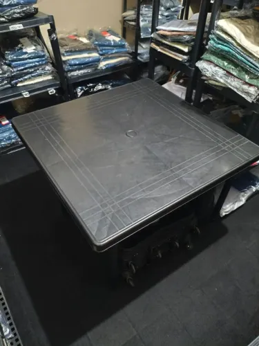 Mesa de plástico desmontável