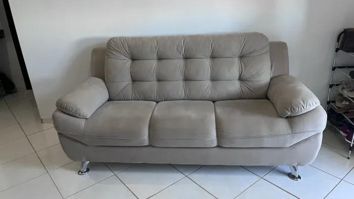 Sofá 3 Lugares Novinho 