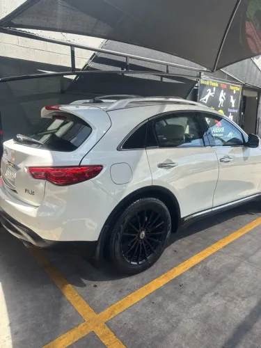 Infiniti FX 35 3.5 V6 RWD 4P Aut. 2011