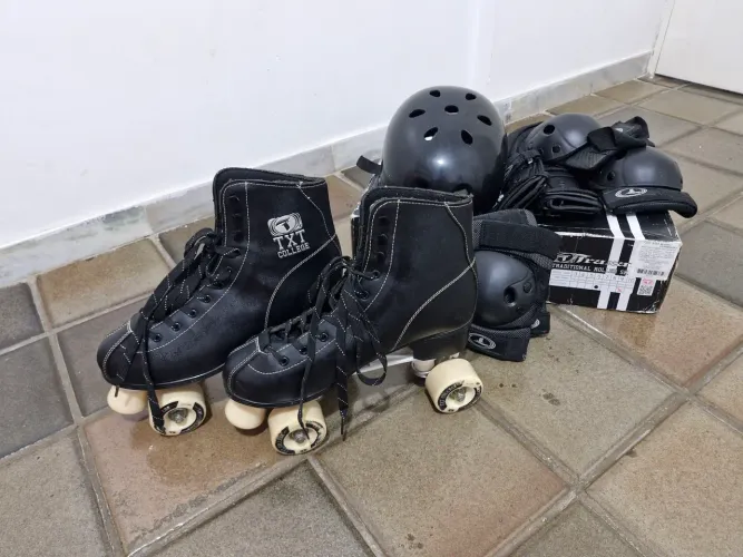 Patins traxart college quad40/41 com acessórios praticamente novo