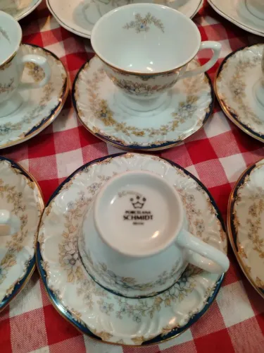 Jogo de chá e café em porcelana Schmidt e Germer, ótimo estado.