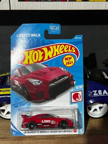 Hot Wheels R35 LBWK Nissan Silhouette Vermelho Carrinho Miniatura