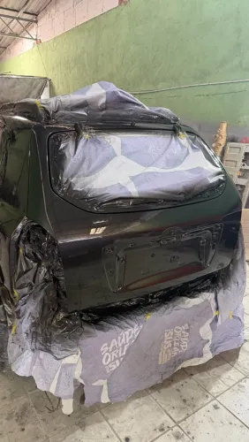 Serviço de funilaria e pintura automotiva 