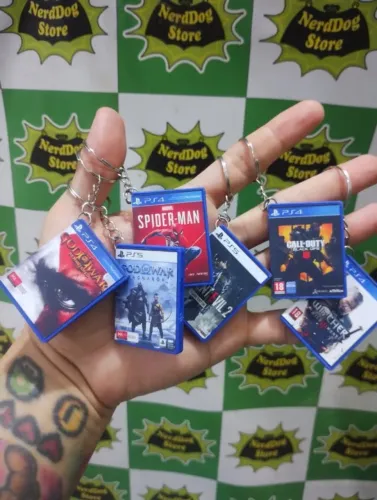 Chaveiros Personalizados PS4 PS5 - NerdDog Store - GTA Resident Evil The Last God Of War