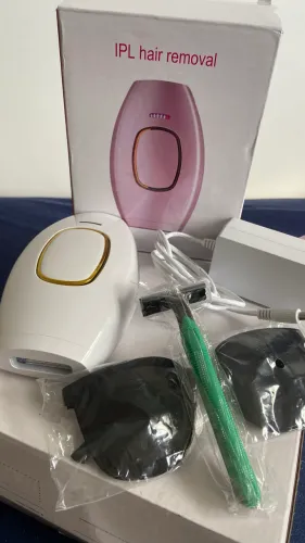 Aparelho de luz pulsada para depilação