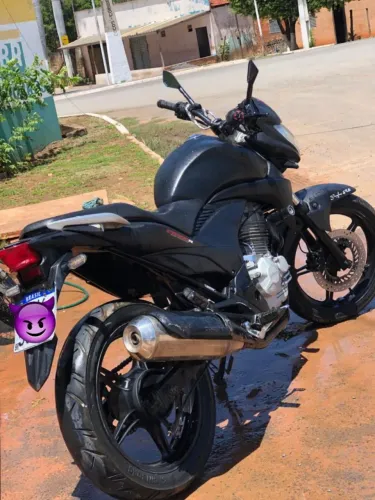 Vende-se Cb300r para transferir