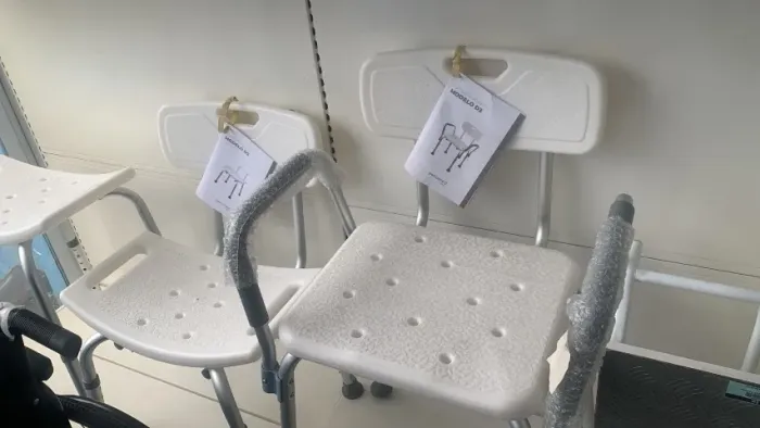 BANQUETA DE BANHO