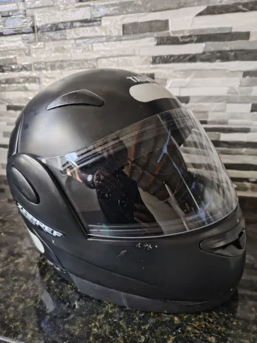 Capacete Taurus escamoteável