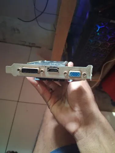 Placa de vídeo GeForce G210 