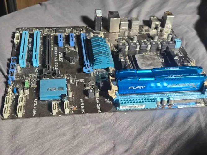 Placa Mãe Asus M5A97 LE R2.0 EPROM corrompida, necessita regravação