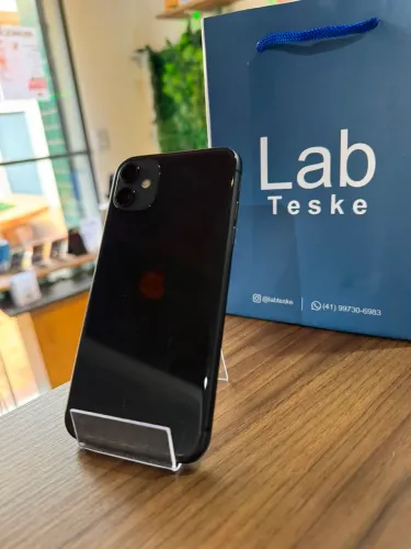 iPhone 11 64GB Seminovo