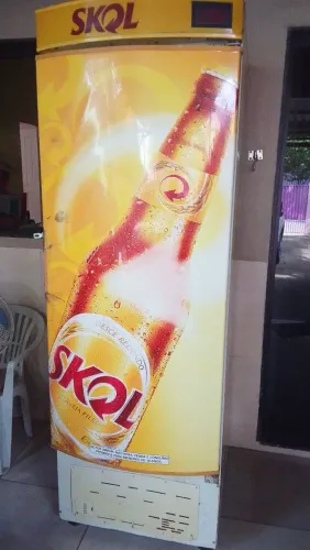 Vendo Freezer Expositor gelando super bem e em ótimo estado.
