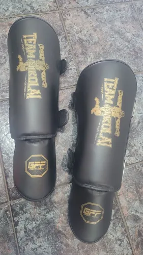 Caneleira Muay Thai pouco usada
