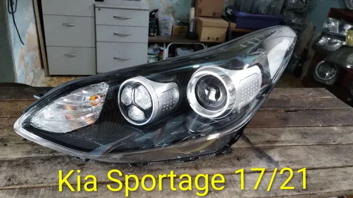 Farol esquerdo Kia Sportage 17 / 21 original