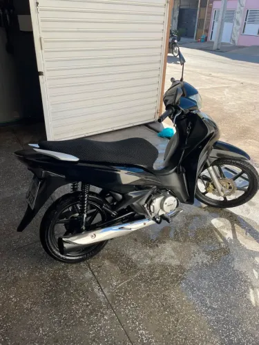 Moto avelloz 2022