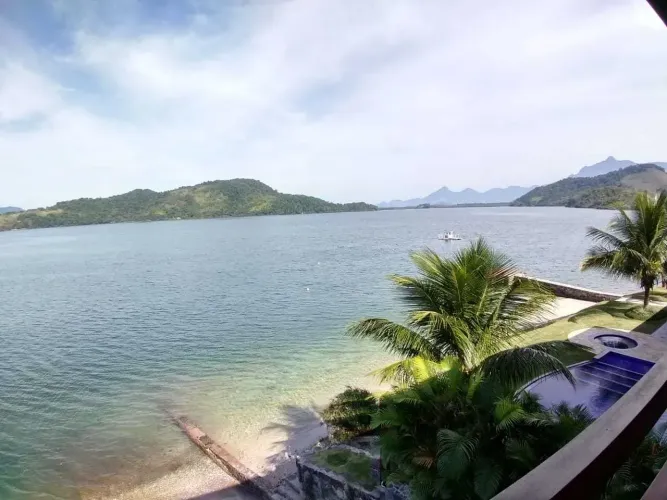 MANSÃO NO CONDOMÍNIO CAIEIRINHAS - ANGRA DOS REIS