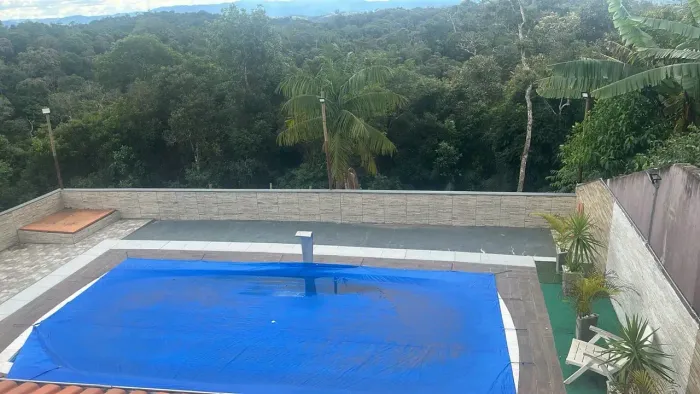 Chácara com piscina em Juquitiba