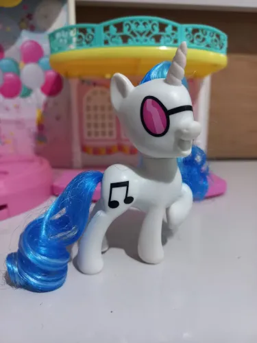Pônei DJPon modelo Reboot 8 cm