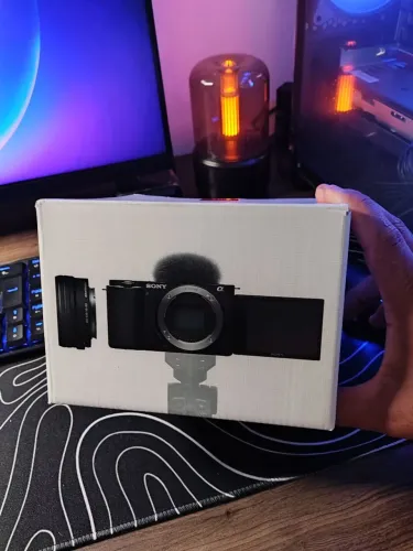 Camera Sony Zv-e10 com lente 16-50 Nova Lacrada!