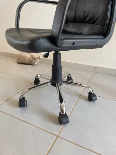 Cadeira giratória home office 