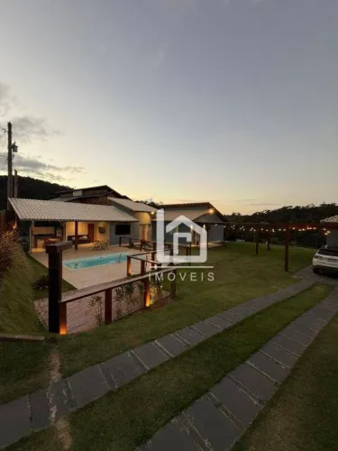 Linda casa super aconchegante em Santa tereza, condominio fechado!!!