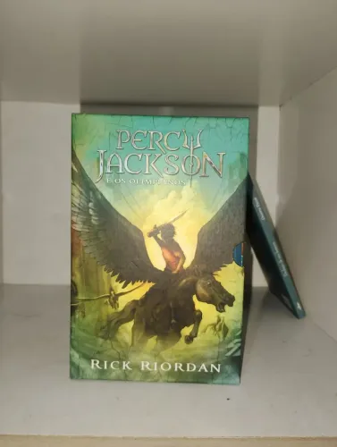 KIT DE LIVROS USADOS - LITERATURA + FANTASIA - R$ 180
