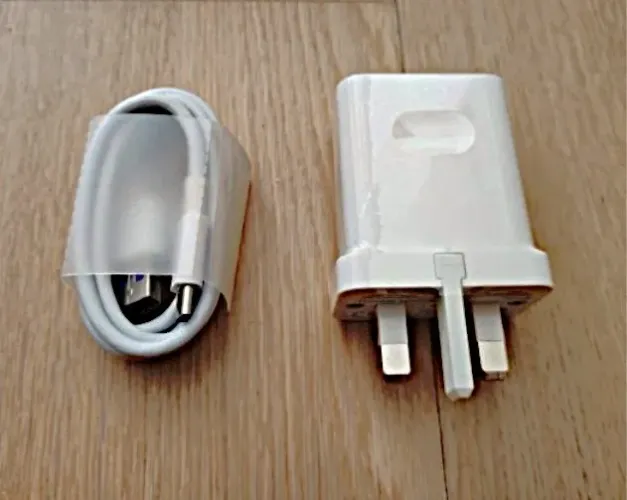 Carregador Huawei SuperCharge HW-050450B00 Original e cabo USB tipo C 5A