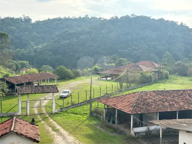 Sitio Guararema 48950 m²