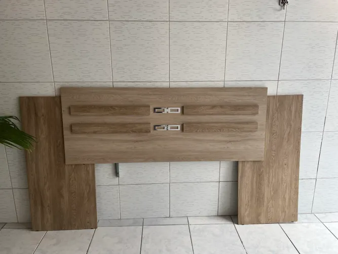 Espelho de cama com criado mudos