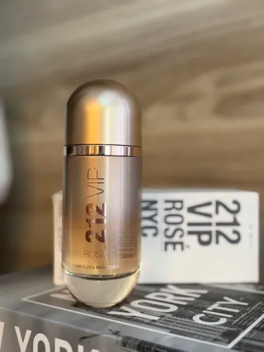 Carolina Herrera 212 vip rose 80ml NOVO ORIGINAL