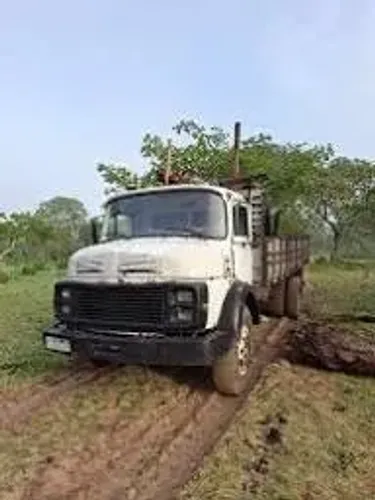Agrega-se caminhão (material de construção)