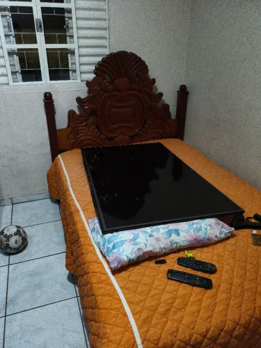Cama de madeira