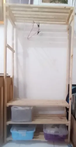 Cabideiro para roupas, formato estante