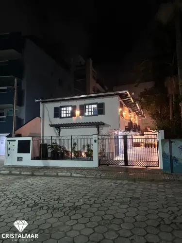 Lindos Geminados, Mobiliados e Decorados, pronto para morar ou alugar, Praia de
