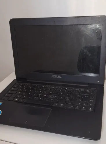 Notebook ASUS Core i3 - Ideal para Estudar, Trabalhar e Navegar!