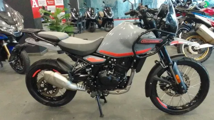 HIMALAYAN 400 MUITO NOVA