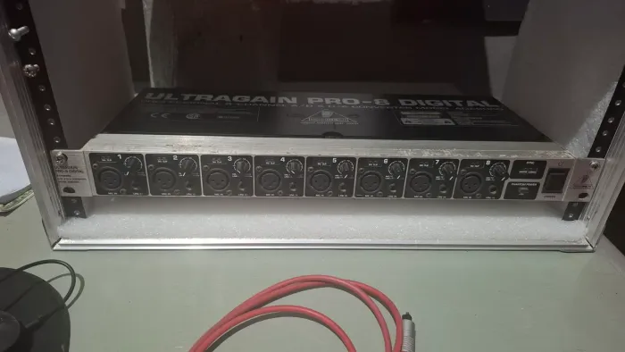 Behringer adat ultragain ada8000
