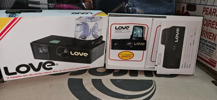 Câmera Fotográfica Vintage LOVE (Sonora) - Item de Colecionador!