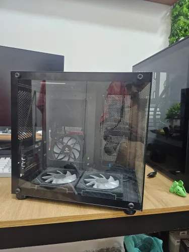 Gabinete Aquário mATX com 4 fans ARGB