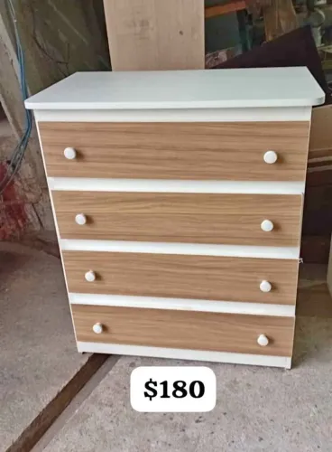 Cômoda 4 gavetas suíça 