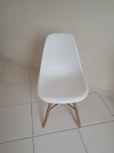 Cadeira Charles Eames em perfeito estado!