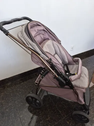 Carrinho de Bebê Galzerano Reversível - Excelente Estado!