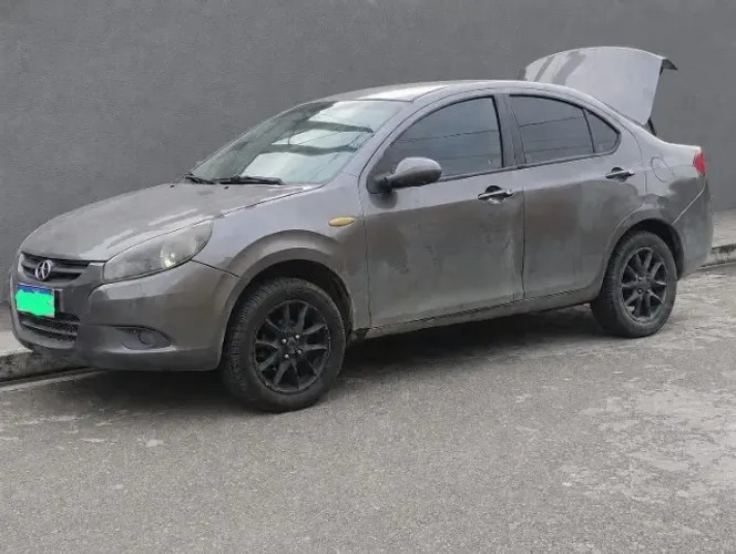 JAC J3 Turin Sedan 1.4 16V 4P Mec. 2013