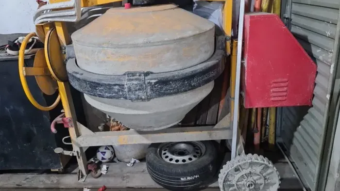 Vendo uma betoneria 400 litros Rental menegoti