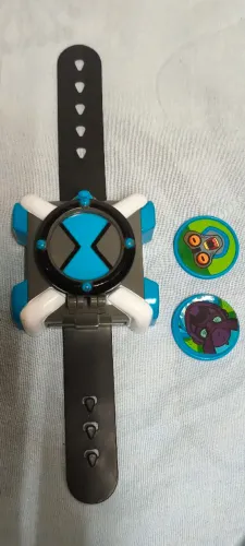 Relógio Ben 10 lança disco 