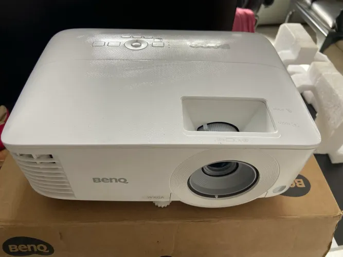 Projetor Banq MW560