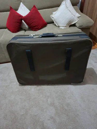 Mala de viagem extra grande 49,90/ Ler descrição antes de chamar 