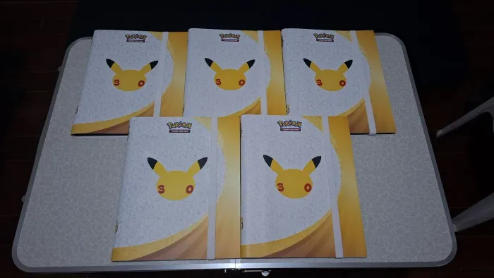 Fichario 30 Anos Oficial Pokemon