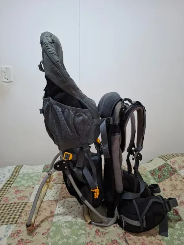 Mochila Deuter Kid Comfort 3 para carregar bebê/criança