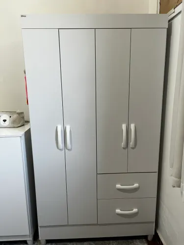 Cômoda e guarda roupa infantil